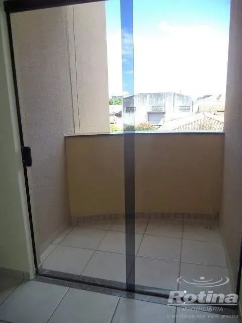Apartamento para alugar, 3 quartos, Umuarama - Uberlândia/MG - Rotina Imobiliária - Foto 5