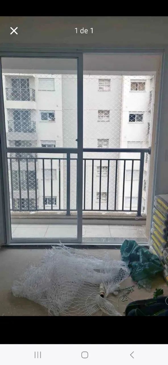Portão balcão com isolamento 