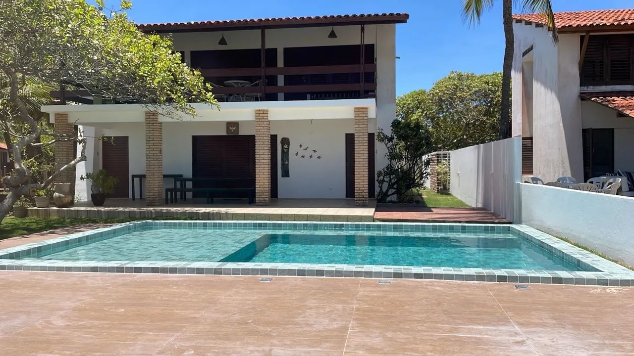 Casa com 05 quartos em Japaratinga