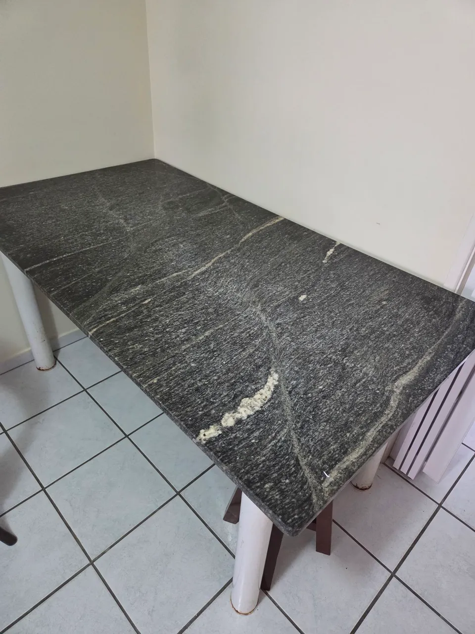 Mesa de granito para diversos ambientes