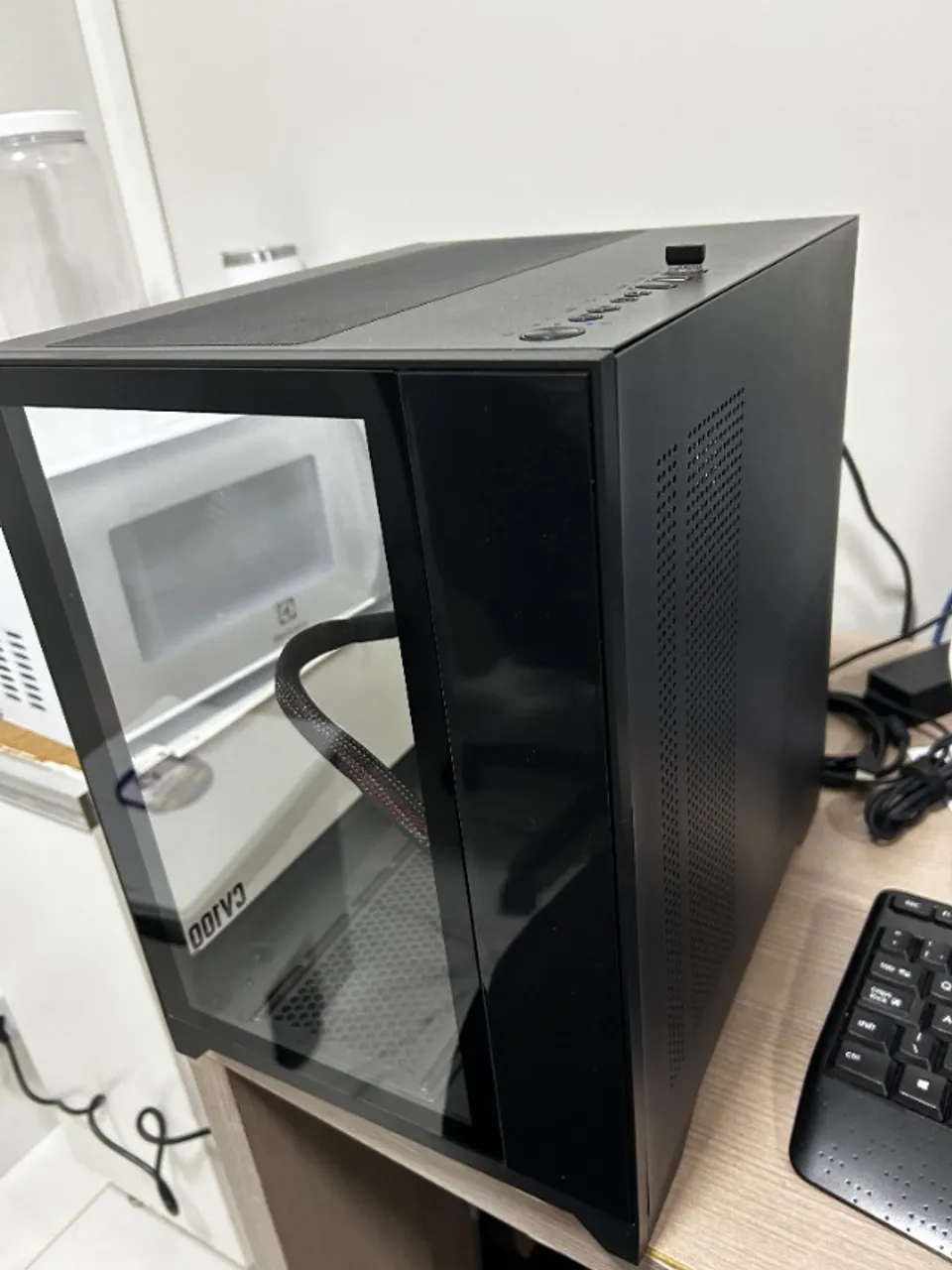 PC Gamer Ryzen 8600g 32gb de Ram gabinete aquario
