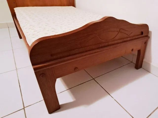 Berço de madeira maciça! Vira Mini cama  - Foto 5