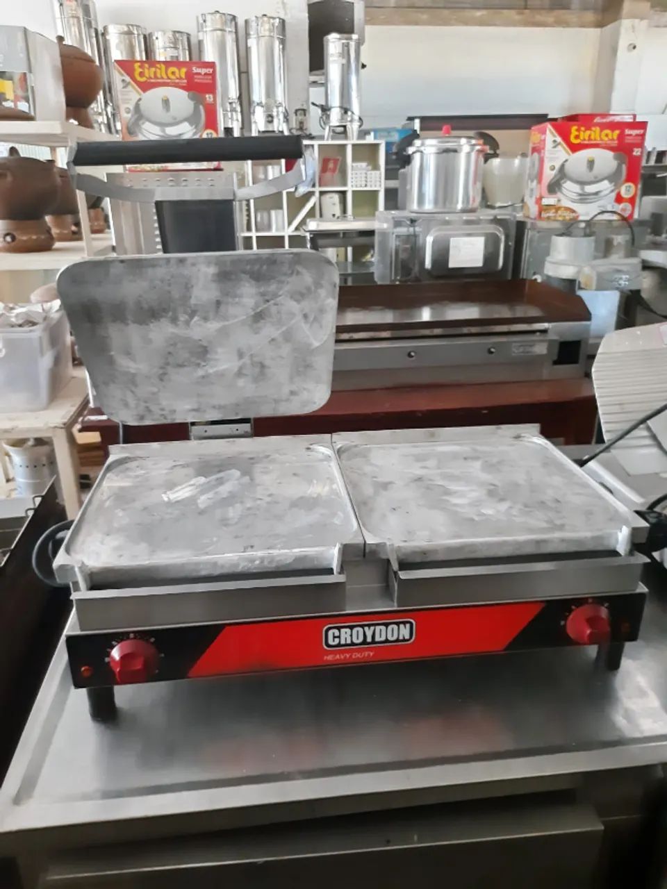 Sanduicheira Dupla Elétrica Croydon