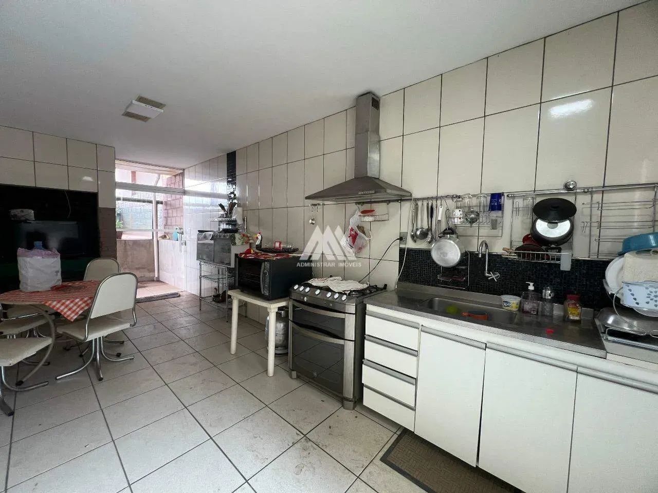Alugo casa em Itaúna com ótima localização! - Foto 2