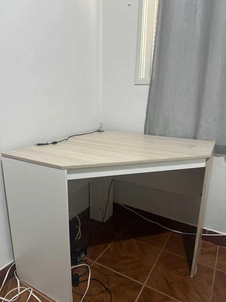 Corner Coffee Table64739714763907121