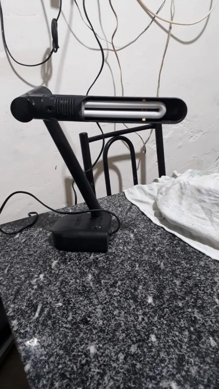 Luminária de mesa com lâmpada fluorescente - Foto 2