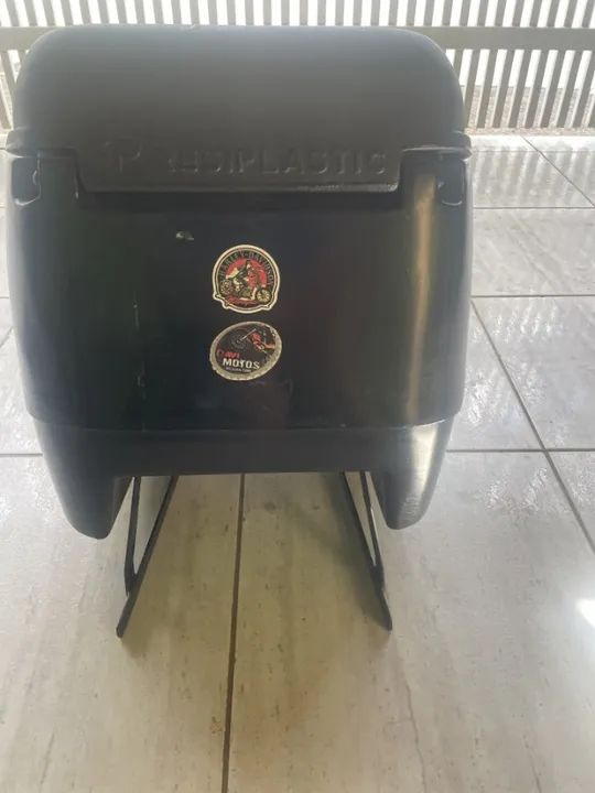 Baú 80 litros + suporte - Foto 4