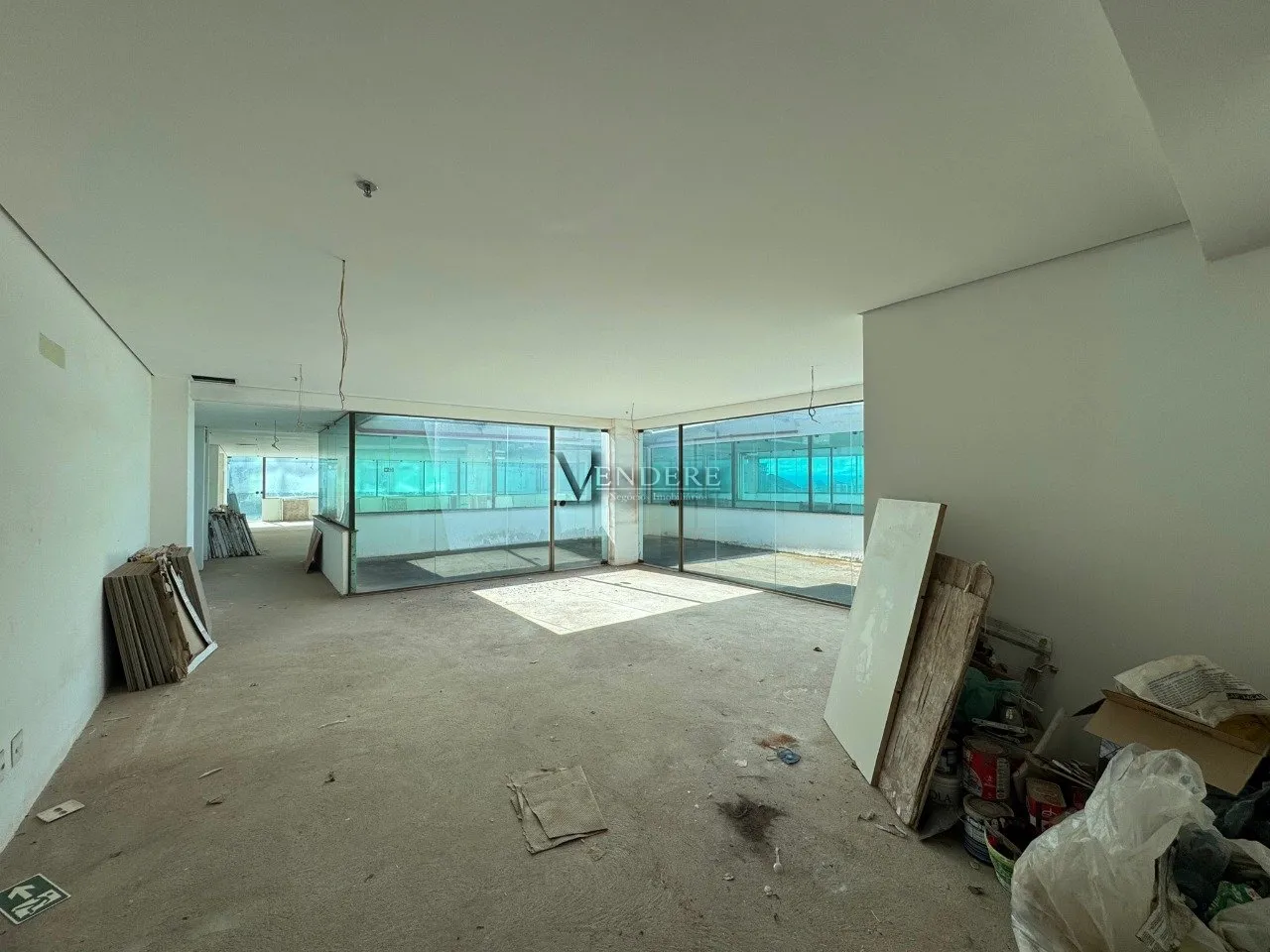 Sala comercial à venda no Vila da Serra