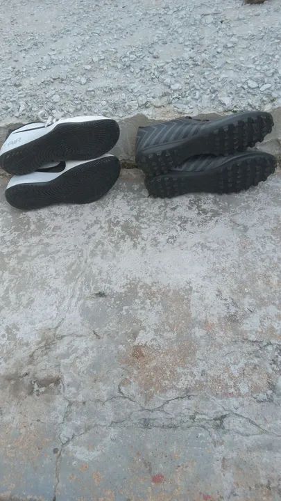 Vende-se uma chuteira society da Nike Vietnã e uma chuteira da society da puma original  - Foto 3