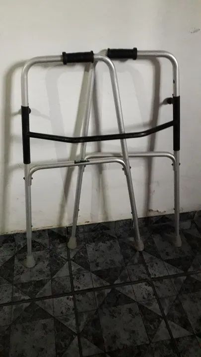 Andador de alumínio para idosos
