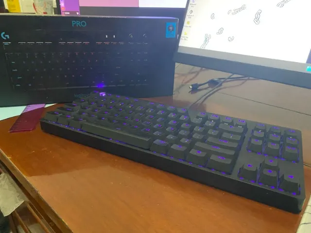 Teclado Logitech G PRO - Switch Blue