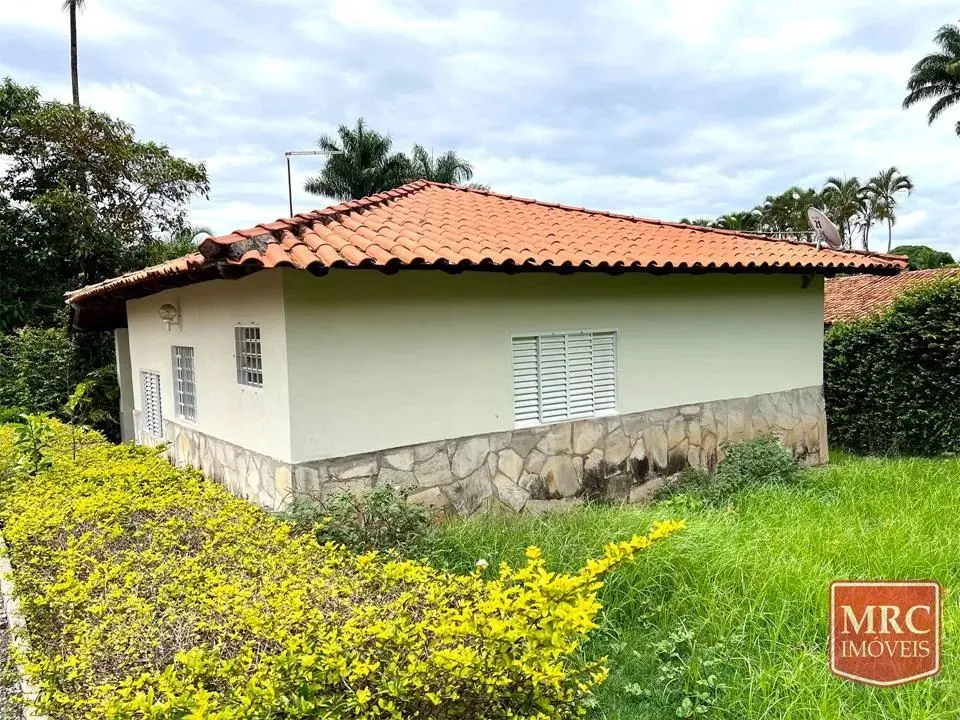 MI 13 - 90m2 - 3 Quartos - Cond. Fechado Nosso Lar