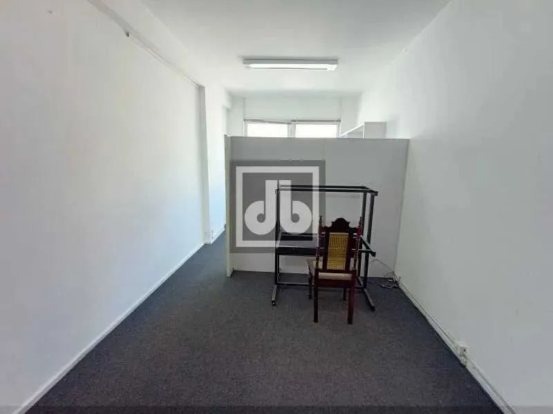 CENTRO, MUITO ABAIXO DO PREÇO - SALA COMERCIAL 55m2, VAZIA, AMPLA, PRÉDIO IMPONENTE, LOCAL - Foto 4