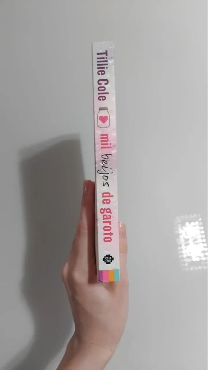 Livro ?Mil beijos de garoto? 