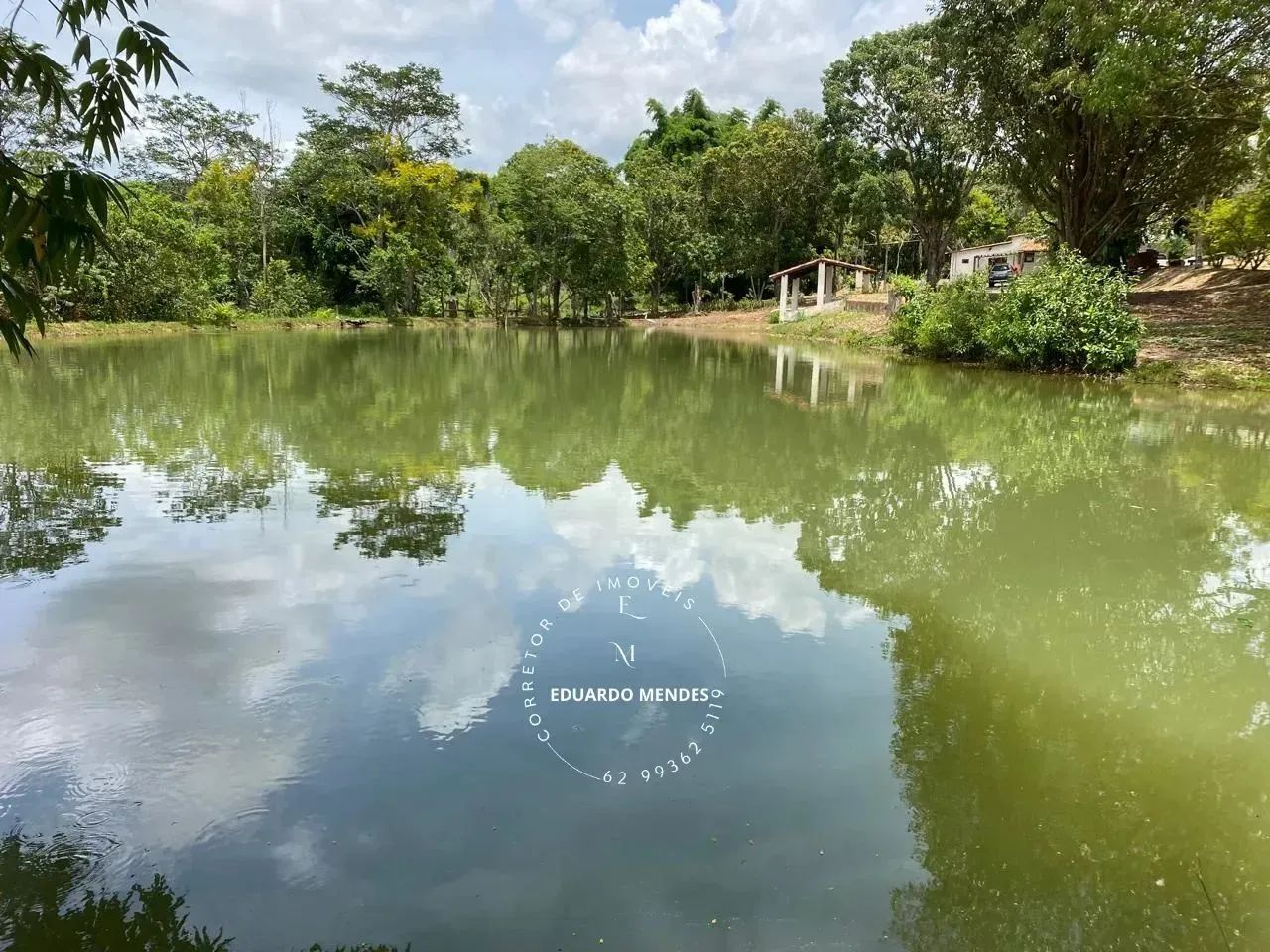 Linda chácara com 17.74 hectares, rica em água, 500 metros da GO 474 Abadiânia