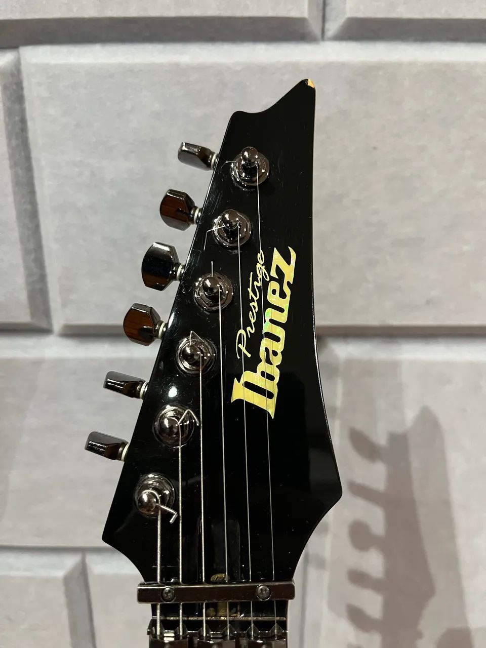 Guitarra Ibanez S2020X Prestige Japonesa c/ Piezo e case
