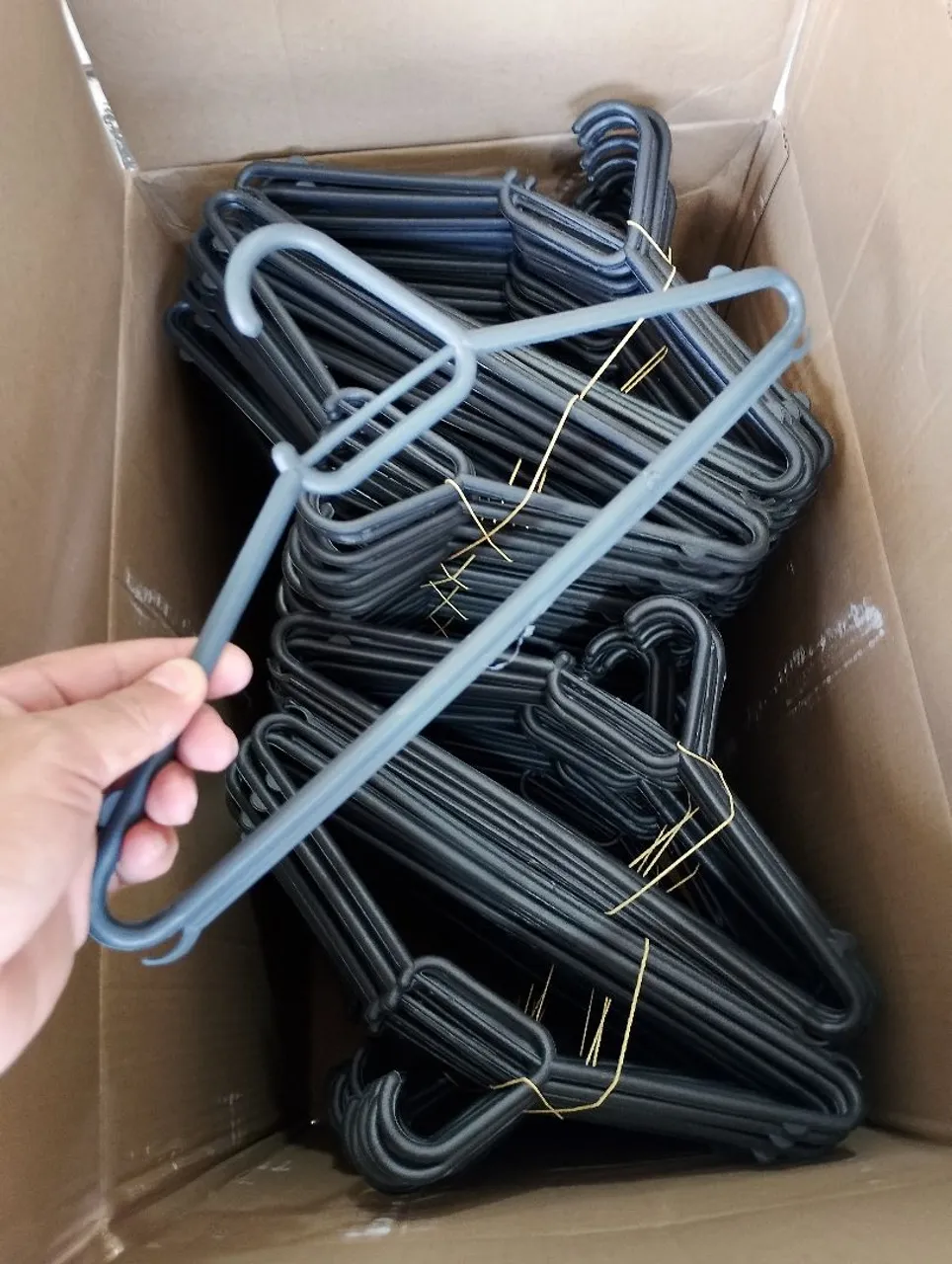 Cabides caixa c/ 300un. Entrega grátis