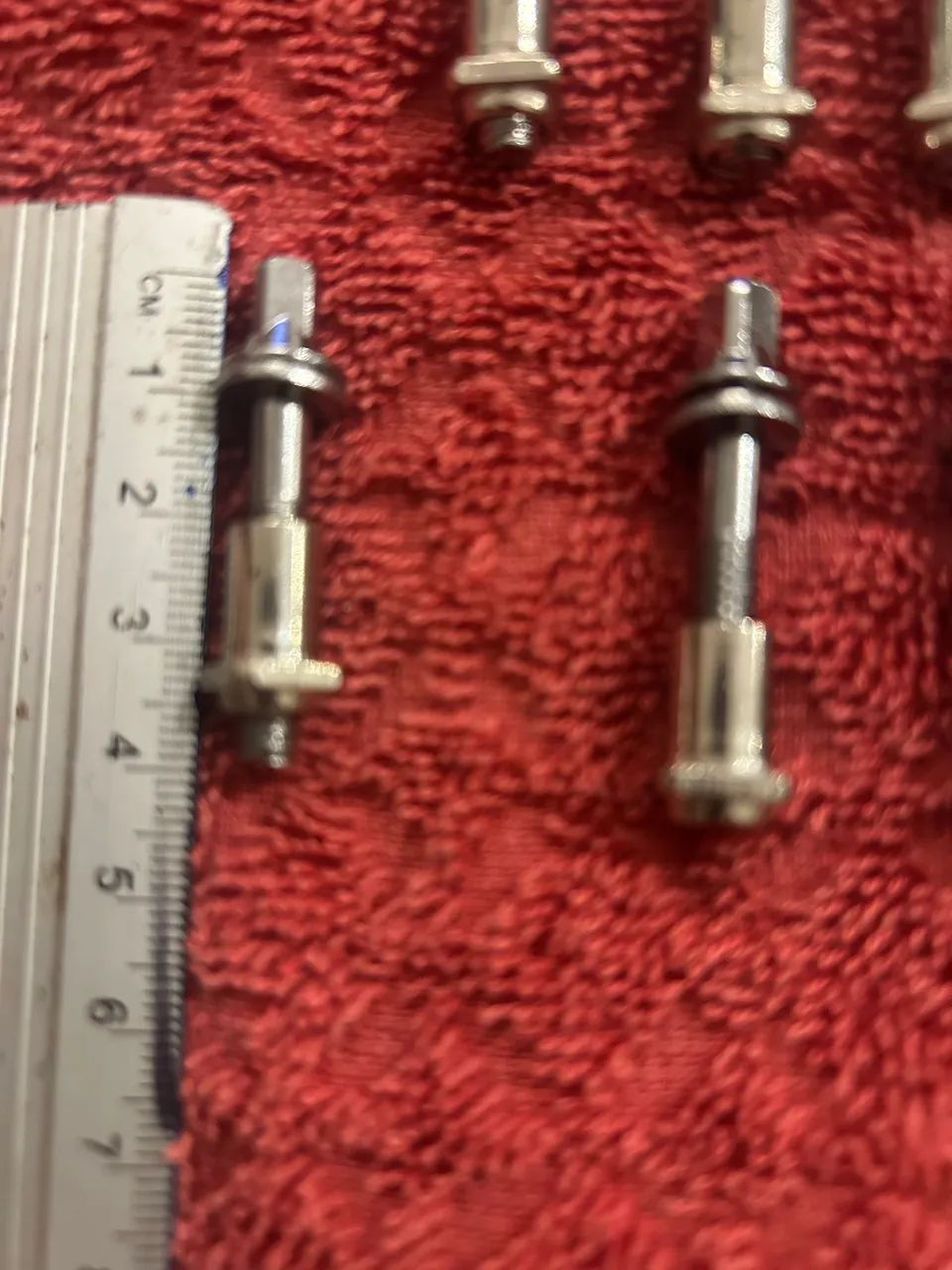 Dez parafusos 5mm + 10 buchas - Foto 2