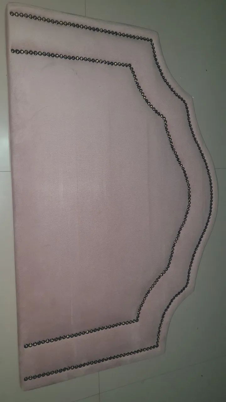 Cabeceira de cama estofada rosa com detalhes SOLTEIRO 