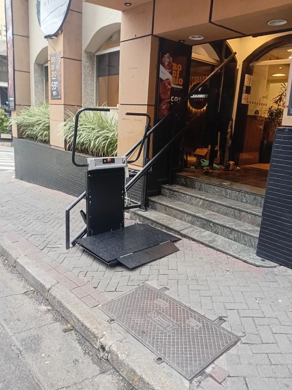 Elevador plano inclinado