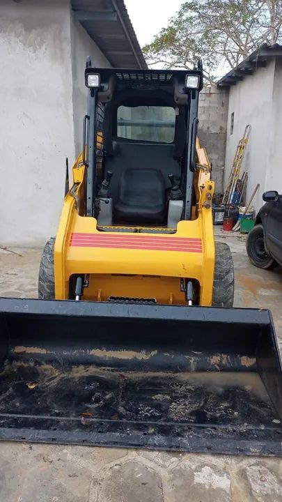 Mini Carregadeira Caterpillar 232B - Foto 3