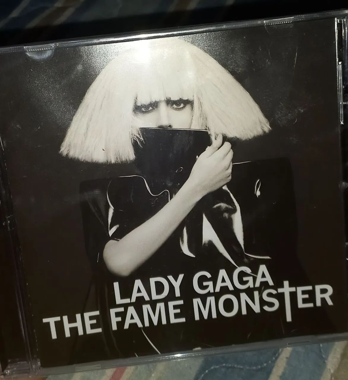 The Fame Monster [Standard Version] Lacrado 