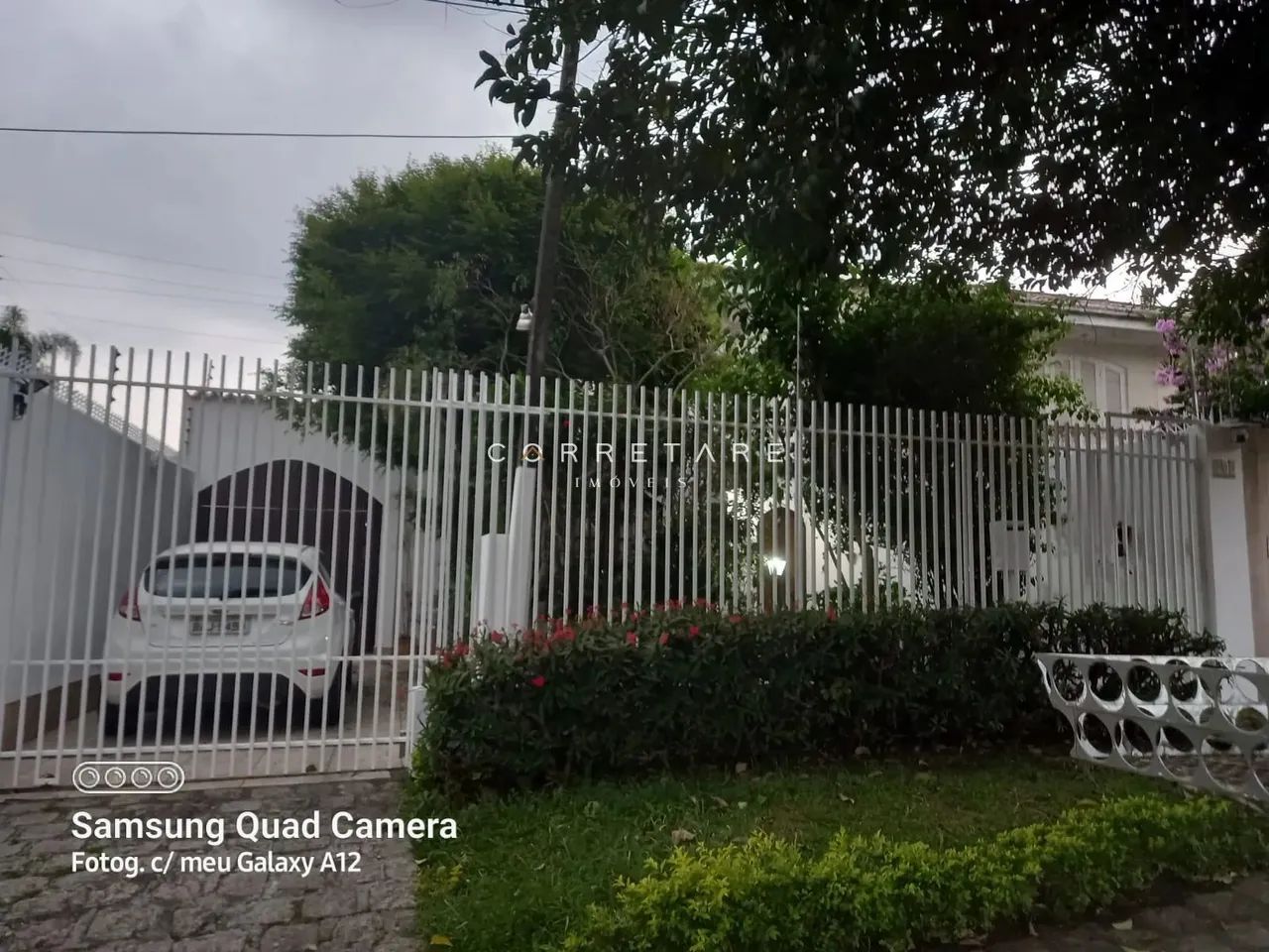 Excelente Casa no Ahú pra quem procura Segurança, Comodidade e Localização.