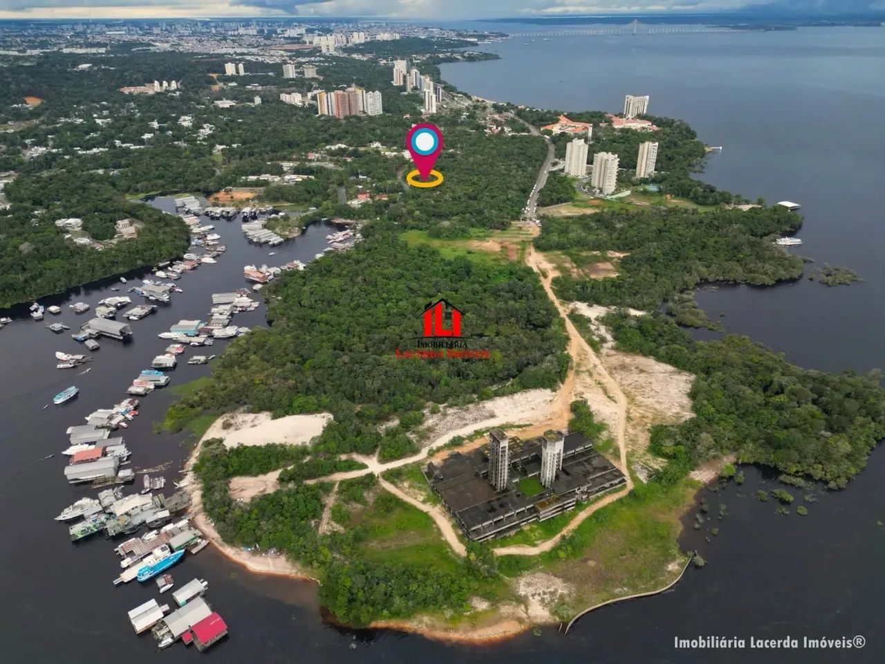 Ponta Negra Clube de Campo Casa Duplex Mobiliada com 5 dormitórios sendo 4 suítes 2 com cl