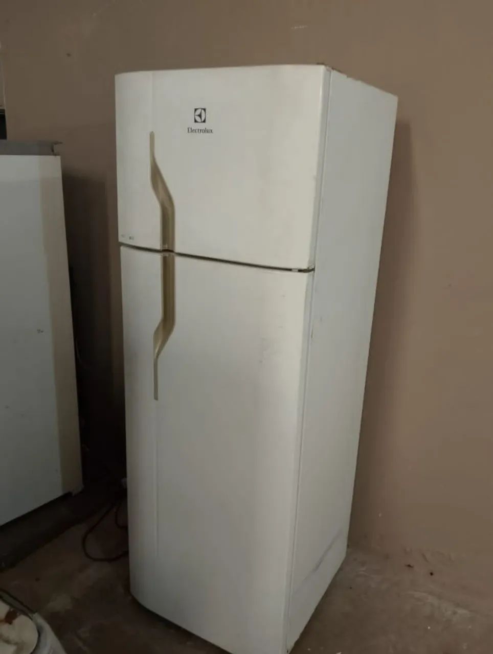 Vendo geladeira usada nova  - Foto 2