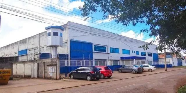 Galpão logístico industrial com 3.178m² de área total construída, na CSG 09 próximo à COCA