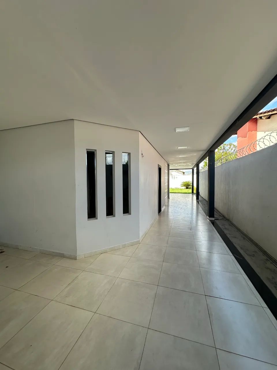Venda. Casa 190 m2 no Cidade Satélite. Rua Orion. 2/4 sendo 1 suite. Ac financiamento  - Foto 2