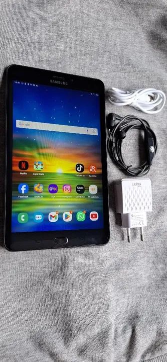 Tablet Samsung Tab A câmera com Flash Chip 4G (pequena avaria na borda debaixo) - Foto 4