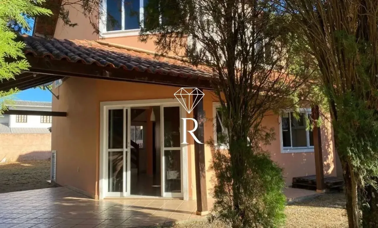 Casa com 2 quartos no bairro Carianos