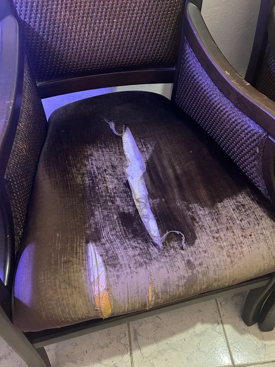 Poltronas em madeira maciça  - Foto 4