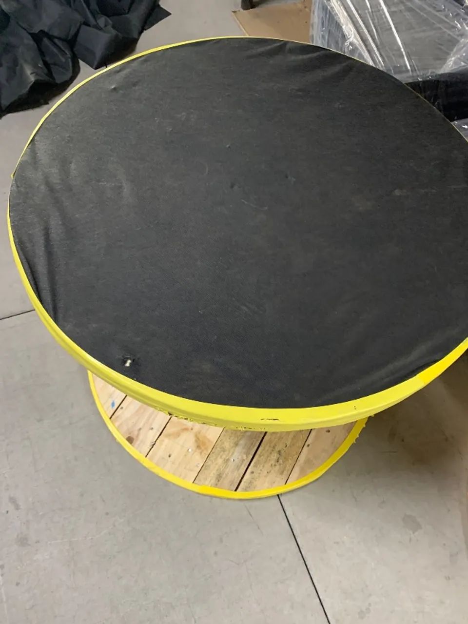 Round table (small)64166934006274121
