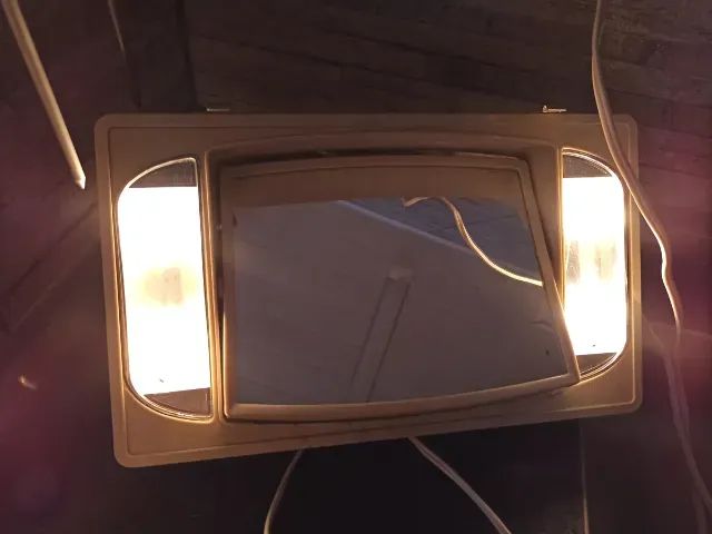 Espelho Pin Up 1960 Funcional Com Lâmpadas (Usado) - Foto 6