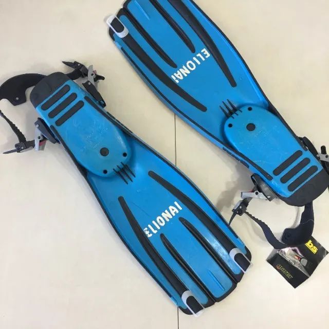 C181 Nadadeira Mares Avanti 4 para mergulho dive com nome gravado pé de pato - Foto 2