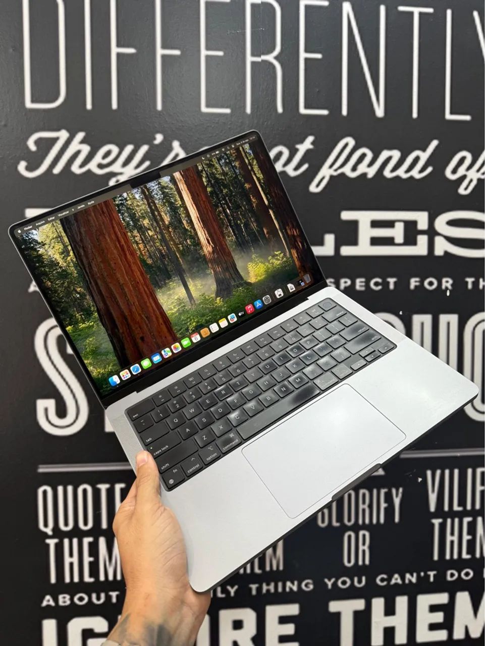 MacBook Pro m3  - Foto 3