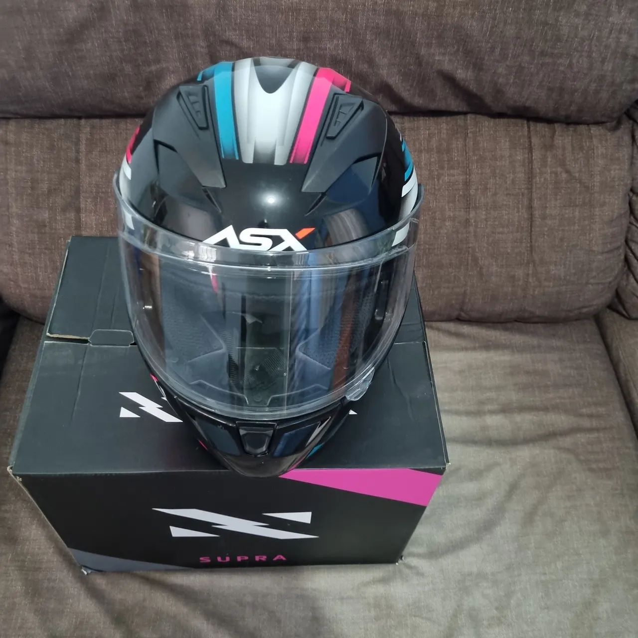 VENDO OS 2 CAPACETES NORISK E ASX - Foto 5