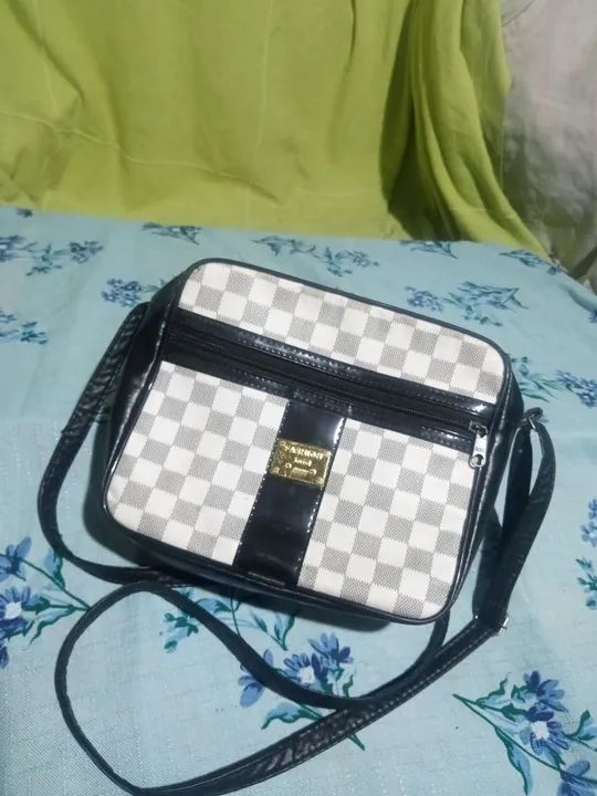 Bolsa de Ombro Preta e Branca Fashion  - Foto 5