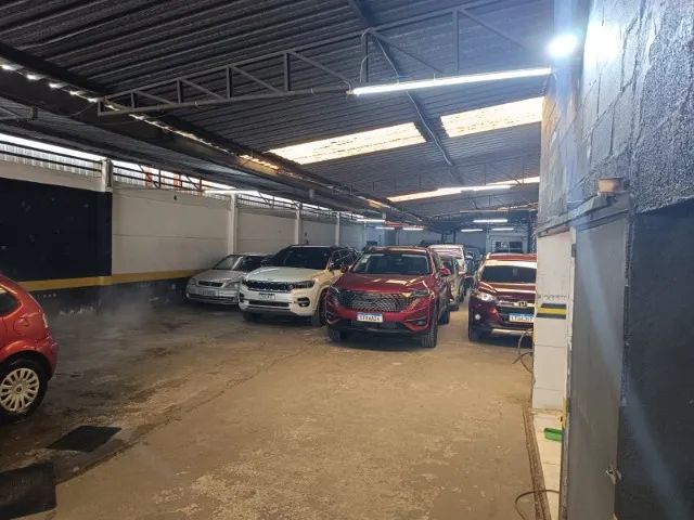 Estacionamento e lava rápido