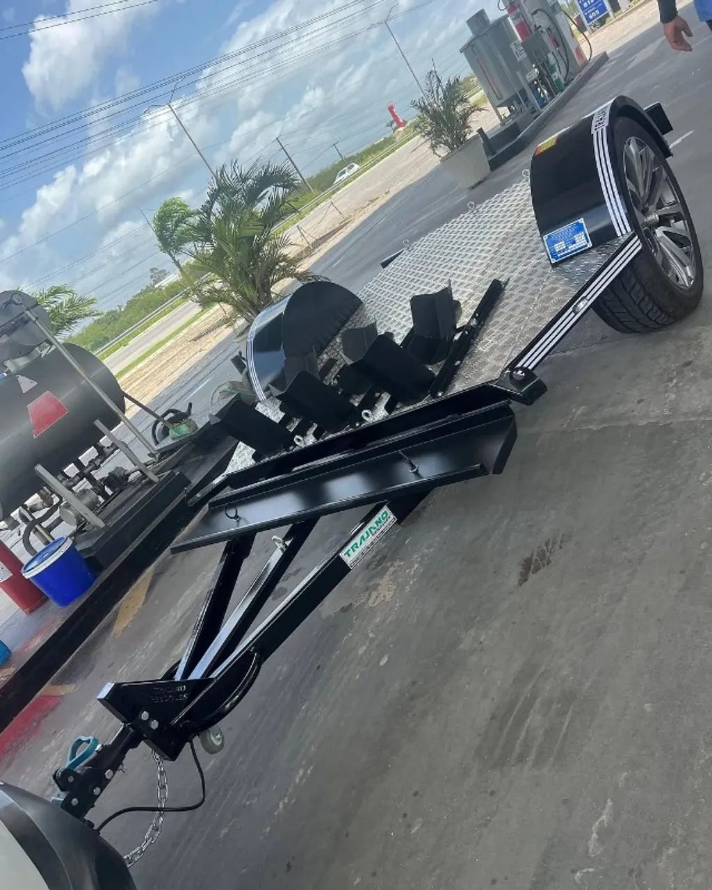 REBOQUE PARA TRANSPORTAR MOTO PREMIUM - Foto 2
