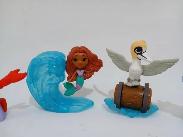 Lote de Miniaturas Colecionaveis - Princesa Ariel e seus Amigos - Medidas Aprox 9cm  - Foto 4
