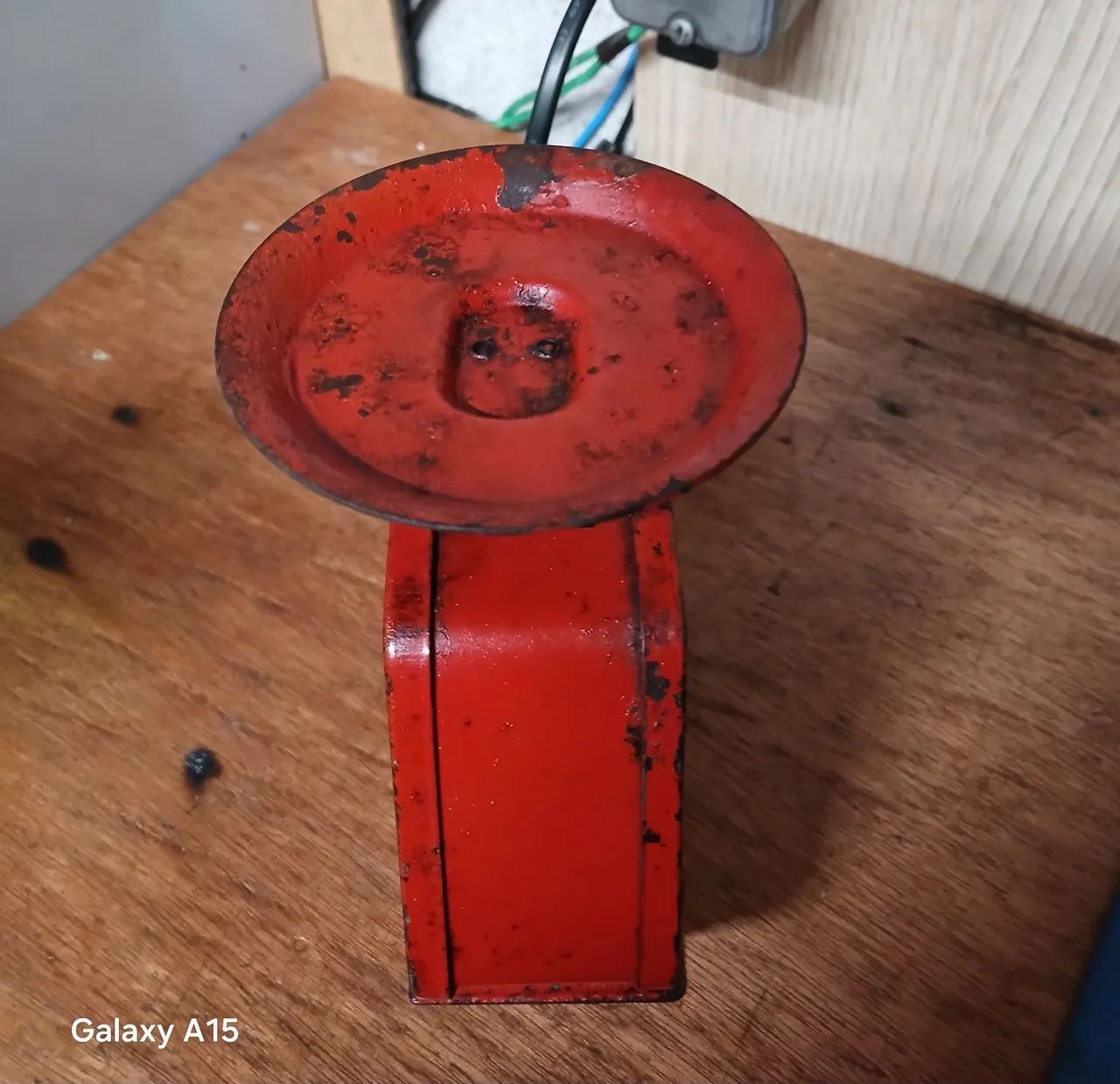 Vendo essa balança antiga de 2 kilos raridade  - Foto 2