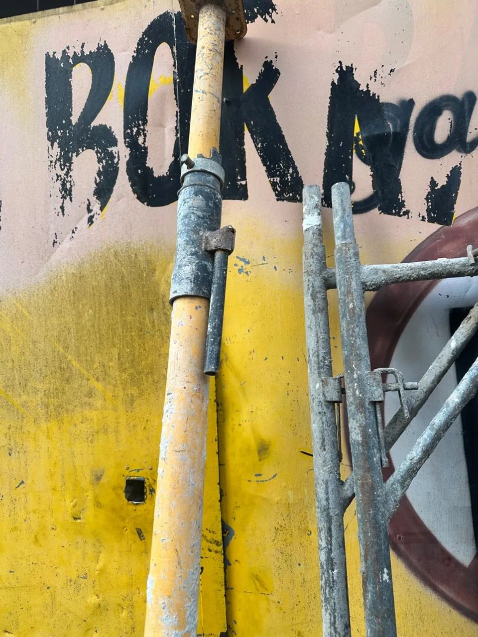 Escoras Metálicas para Construção Civil precisa de manut de 3 e 3,5 metros  - Foto 2