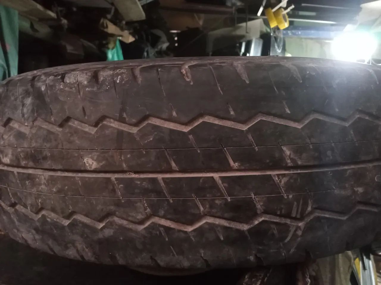 PNEU PARA VAN MEDIDA 195 / 70 R 15c DUNLOP - Foto 5