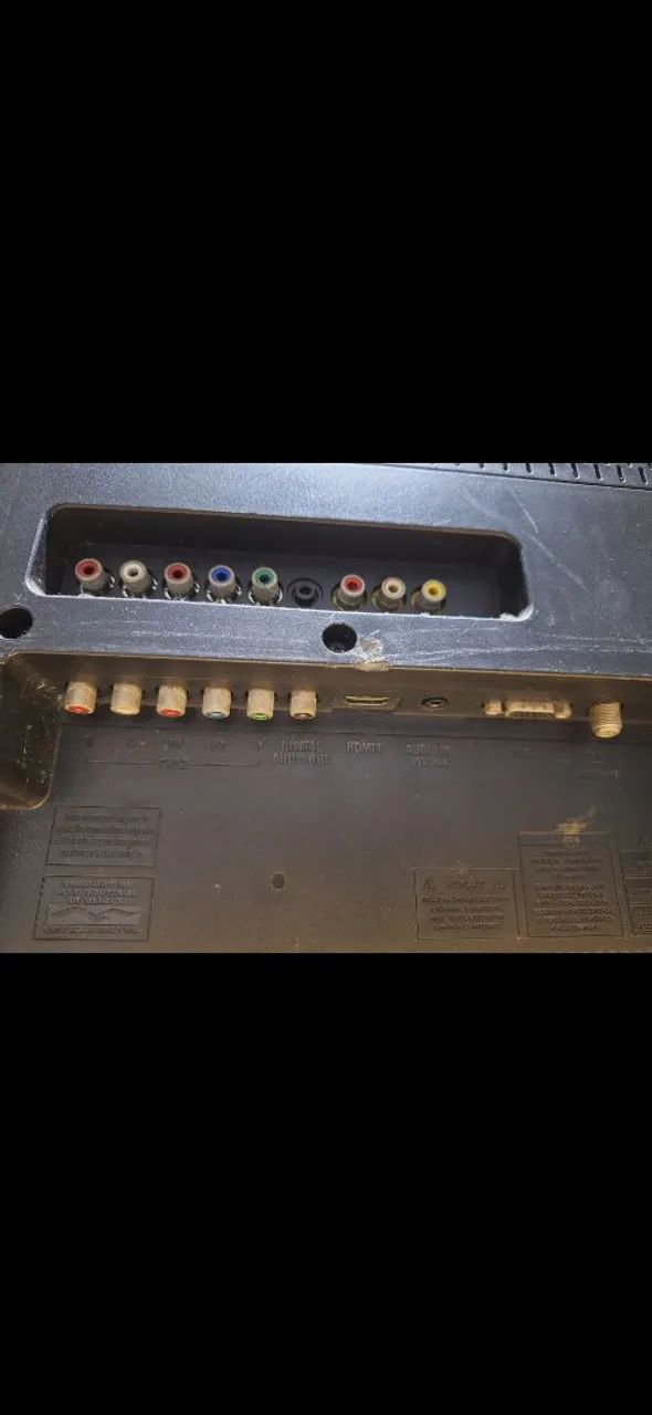 tv de 40 polegadas com manchas na tela mas funcionando tudo perfeitamente e com controle - Foto 4