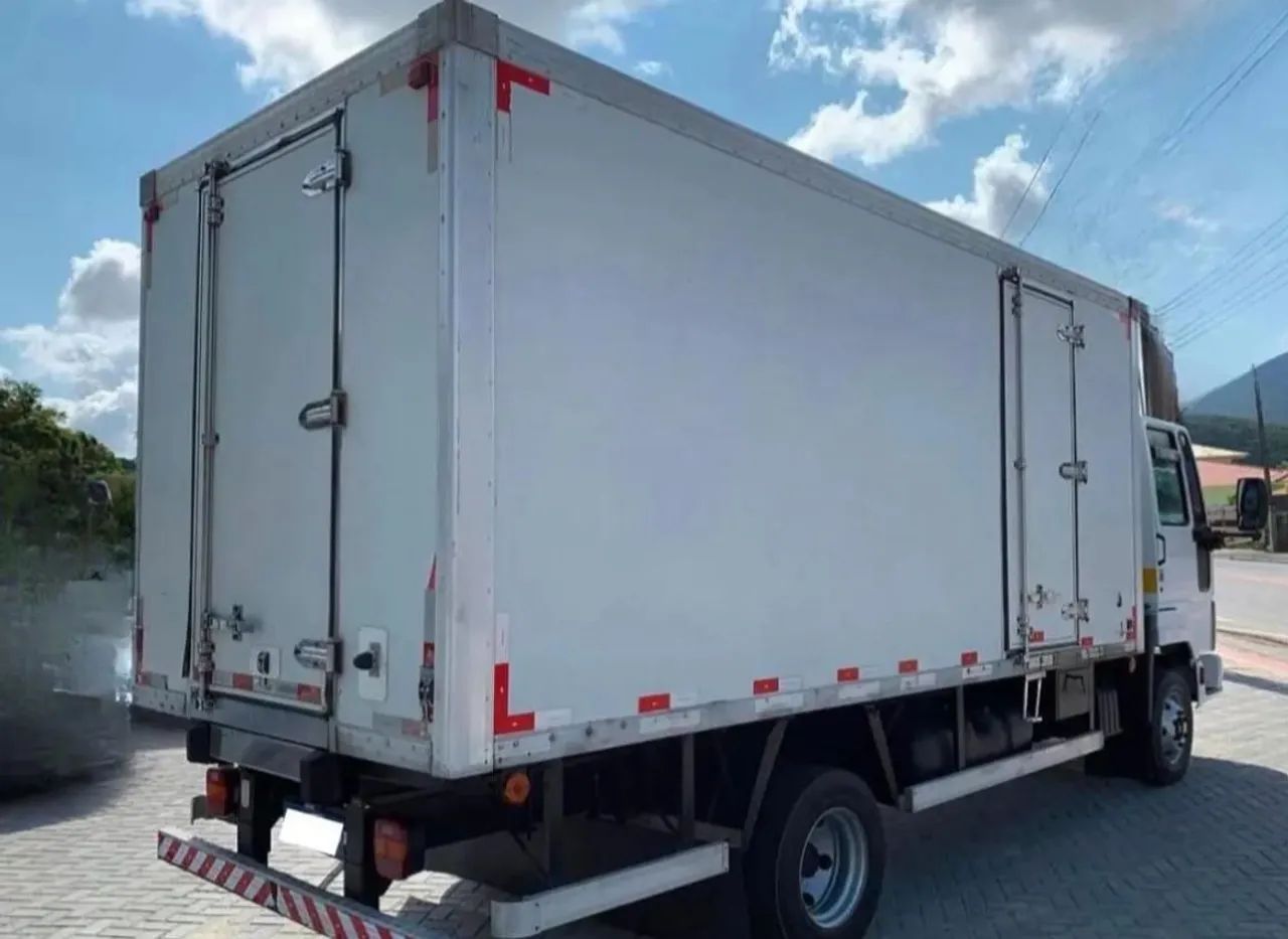 Ford Cargo 815 Baú Refrigerado 2012 - Foto 2