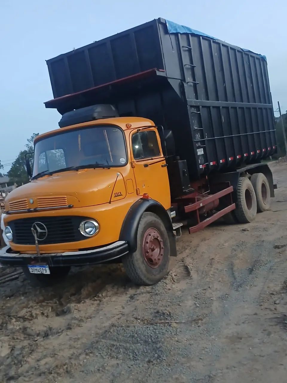 Mercedes 1313 caçamba cavaqueira  - Foto 5
