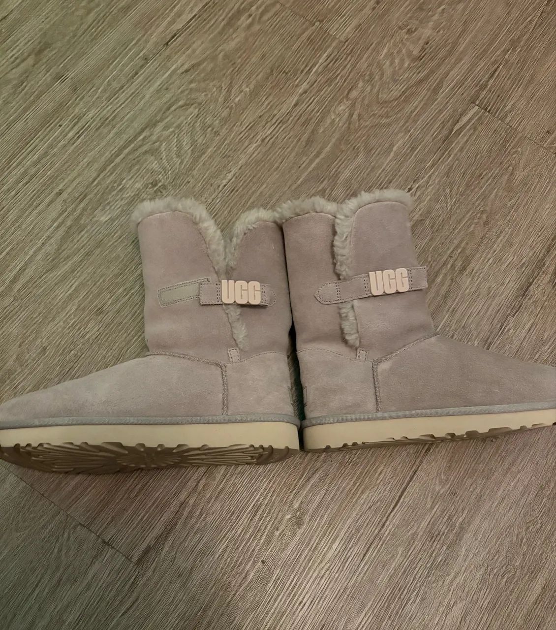 Bota UGG cinza (nova)